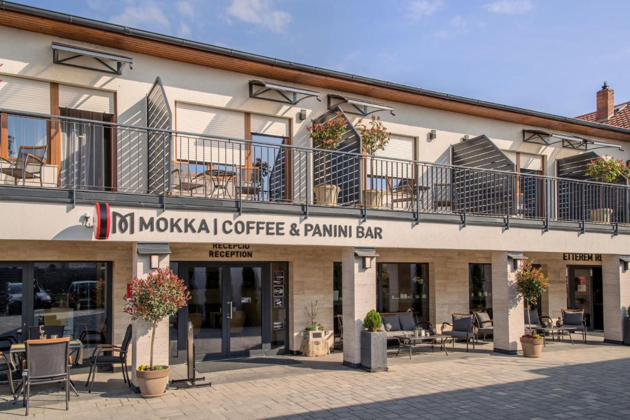 Mokka House Panzio Acomodação com café da manhã Miskolc Exterior foto